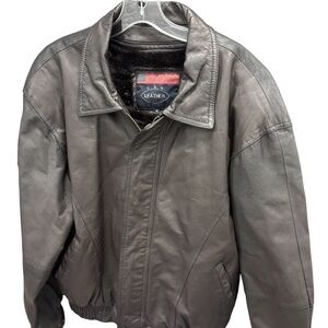 Men's Leather Bomber Jacket - Classic Black Vintage USA